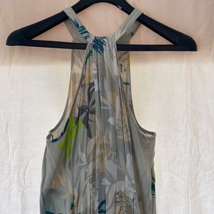Floor length O’Neill dress. Size M. Leaf and floral pattern.